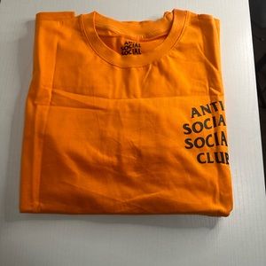 Men’s T-shirt size medium